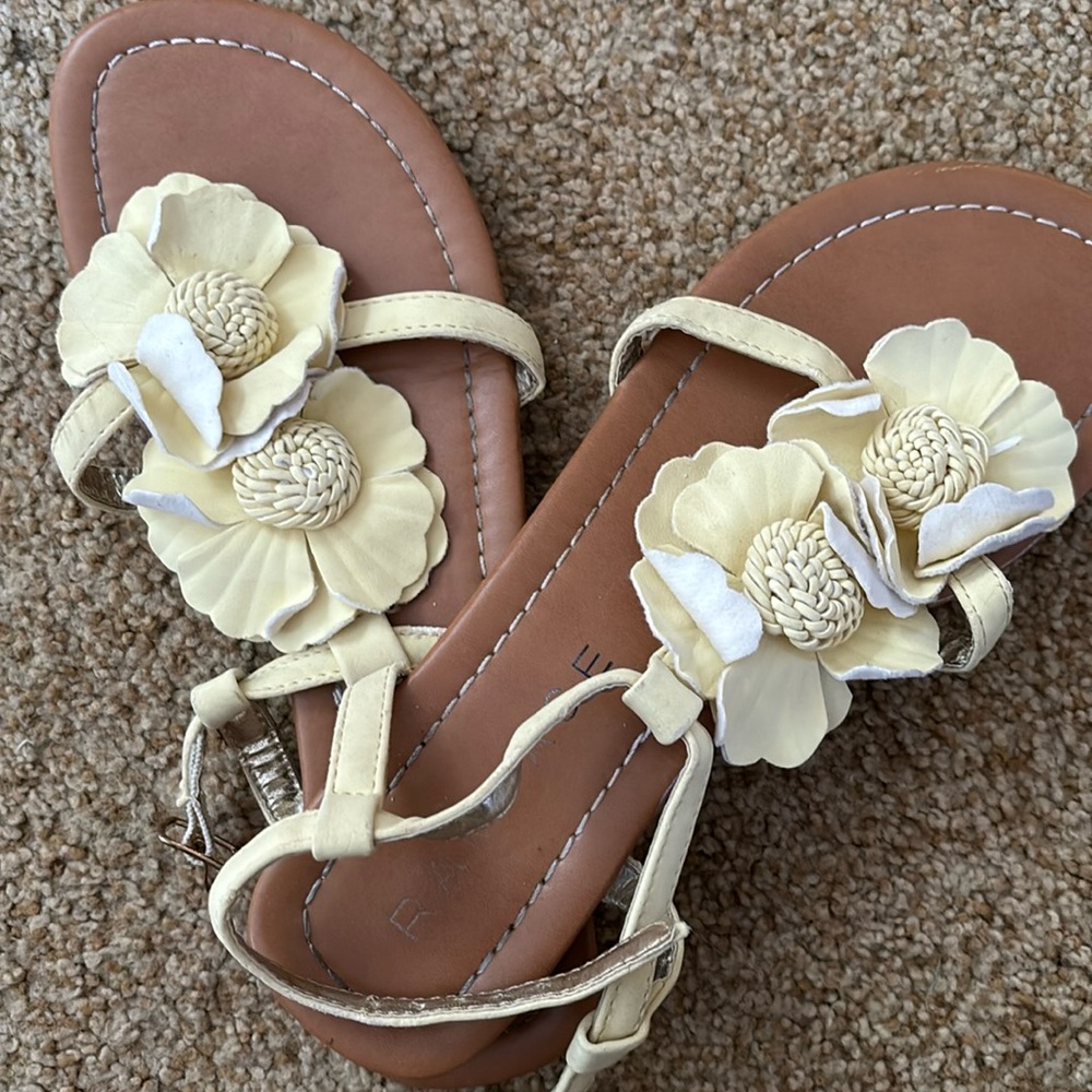 Yellow flower sandals, size 7